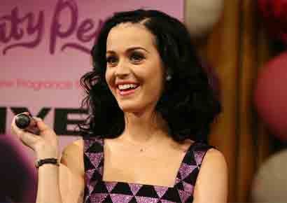 Amitabh Bachchan wants Katy Perry's autograph for granddaughter